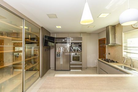 9_photo/94dce683d1.a1d48978715eb3ca-ATLAS-6b050893-717d-400c-b054-7c16a42e02fb.jpg de casa à venda com 6 quartos, 400m² em Cabral, Curitiba