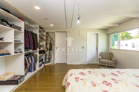 24_photo/94dce683d1.a1d48978715eb3ca-ATLAS-91de1a53-489a-40dc-92c1-e3afd9ee019e.jpg de casa à venda com 6 quartos, 400m² em Cabral, Curitiba