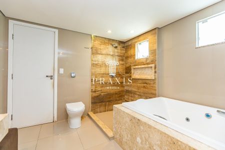 31_photo/94dce683d1.a1d48978715eb3ca-ATLAS-ef064f36-6eee-4c3d-9039-d44db6e21708.jpg de casa à venda com 6 quartos, 400m² em Cabral, Curitiba