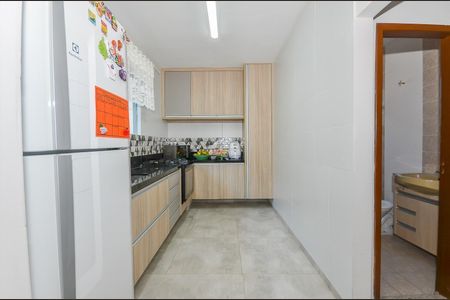 3_photo/94dce683f3.e23d7326dfa8d488-ATLAS-d0179b4e-d704-4509-a152-93e7af699c66.jpg de casa à venda com 5 quartos, 213m² em Boa Vista, Curitiba