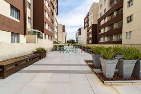 42_photo/94dce684a5.f68e91cc85ce6de5-ATLAS-4e4b02ec-397f-49eb-814a-c8c86fd0201e.jpg de apartamento para alugar com 2 quartos, 74m² em Cabral, Curitiba