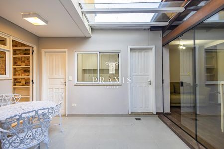 13_photo/94dce684ab.ec45c5915be217bb-ATLAS-700ed0e5-c206-4b93-bb79-c789b0bcb2b3.jpg de casa para alugar com 3 quartos, 140m² em Cabral, Curitiba