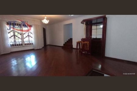 4_photo/94dce6855f.7e2ea02b9085bf9d-ATLAS-098606b0-a67a-424d-a940-cce2f011296d.jpg de casa à venda com 4 quartos, 420m² em Boa Vista, Curitiba