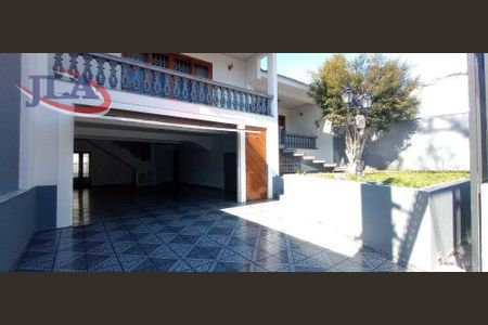 50_photo/94dce6855f.7e2ea02b9085bf9d-ATLAS-d2d9fd02-bfc4-4a01-9822-5802e663261f.jpg de casa à venda com 4 quartos, 420m² em Boa Vista, Curitiba