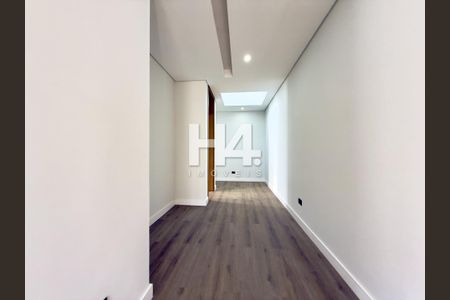 31_photo/94dce686e3.9e0f63e34932a427-ATLAS-3cfdee3f-e0b5-40f2-9392-a3cc62e8d5ed.jpg de casa à venda com 6 quartos, 560m² em Boa Vista, Curitiba