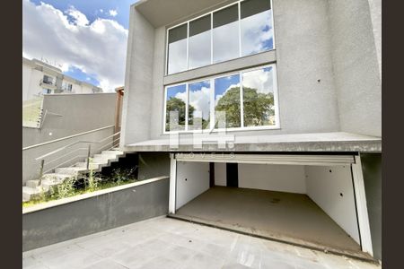 4_photo/94dce686e3.9e0f63e34932a427-ATLAS-7edb5d99-c4e8-43ca-a02f-e0d52c09efb3.jpg de casa à venda com 3 quartos, 560m² em Boa Vista, Curitiba