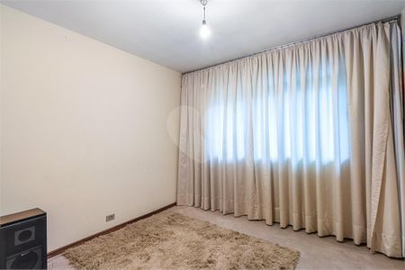 11_photo/94dce686e3.db20ad0f7650a763-ATLAS-eae818ba-416f-4af9-a3e9-dc53d8abf80a.jpg de casa à venda com 3 quartos, 300m² em Boa Vista, Curitiba