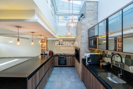 7_photo/94dce687bb.821bca6a381fcd78-ATLAS-175ab65d-4b8f-4b89-86ba-e1102437e4e5.jpg de casa à venda com 4 quartos, 320m² em Boa Vista, Curitiba