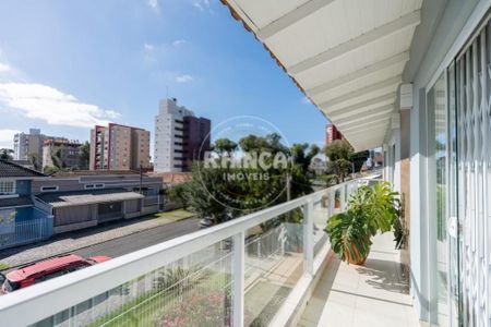 9_photo/94dce687bb.821bca6a381fcd78-ATLAS-1b715704-70e4-4ebe-a303-bc5823e1fa44.jpg de casa à venda com 4 quartos, 320m² em Boa Vista, Curitiba