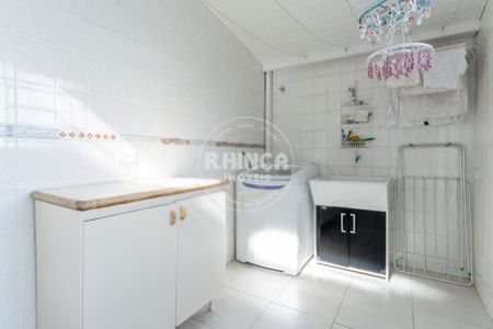 11_photo/94dce687bb.821bca6a381fcd78-ATLAS-2931e20e-0101-4c5d-a8a7-c82d954a4638.jpg de casa à venda com 4 quartos, 320m² em Boa Vista, Curitiba