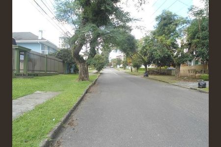 2_photo/94dce687bf.ff18d0897e4eeb33-ATLAS-85e43b44-a633-4eee-b9de-36cf7550a5ce.jpg de casa à venda com 3 quartos, 166m² em Boa Vista, Curitiba