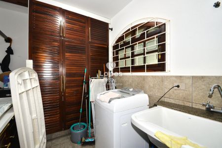 17_photo/94dce687f1.44bd03723d791f9f-ATLAS-546804ea-6380-4f8b-b203-49985ef35f2f.jpg de casa à venda com 4 quartos, 321m² em Boa Vista, Curitiba