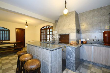 15_photo/94dce687f1.44bd03723d791f9f-ATLAS-9ea6382e-fa50-425d-bd33-ca480c778cc0.jpg de casa à venda com 4 quartos, 321m² em Boa Vista, Curitiba