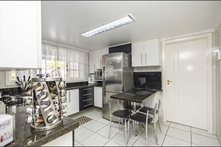 11_photo/94dce6886b.b86b5f5e8a2bcc97-ATLAS-50969b9f-9753-439a-97dc-509bb3ae6d58.jpg de casa à venda com 4 quartos, 324m² em Boa Vista, Curitiba