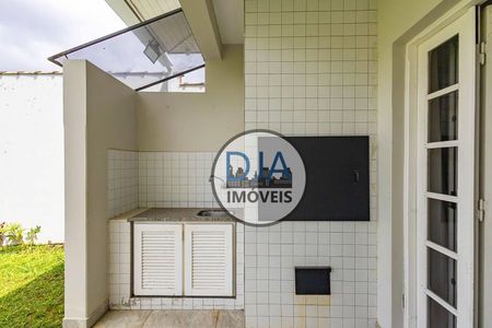 10_photo/94dce68887.6dab91d44a59d054-ATLAS-33f00ffb-ea48-4d20-b2db-55c088558be3.jpg de casa à venda com 3 quartos, 225m² em Boa Vista, Curitiba