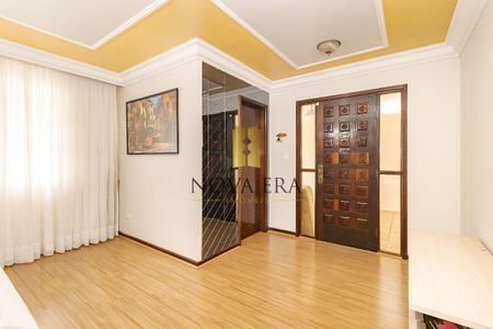 8_photo/94dce6893d.6b2453e70642c87c-ATLAS-cd0ce39f-b0d3-4c61-a825-4058c8d32fde.jpg de casa à venda com 4 quartos, 152m² em Boa Vista, Curitiba