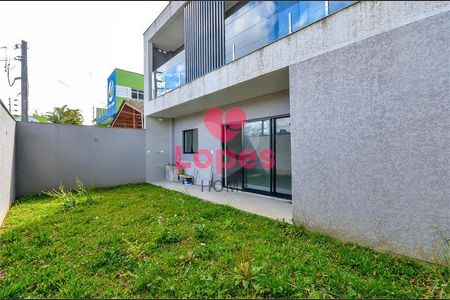 5_photo/94dce689b3.0ba67d9784bd91b1-ATLAS-511f2703-904c-4193-a16c-0f0f30b3f38c.jpg de casa à venda com 3 quartos, 189m² em Boa Vista, Curitiba