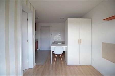 5_photo/94dce689d1.e08424eba45ff46f-ATLAS-307d2b0a-9a99-4c13-9a7c-d173f7b3d139.jpg de apartamento para alugar com 1 quarto, 35m² em Boa Vista, Curitiba