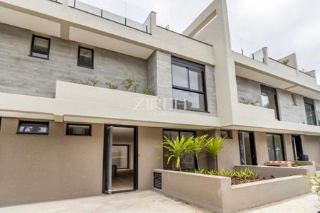 11_photo/94dce68a89.6875c73f7dad0c44-ATLAS-f0b27b4e-bf9e-47d3-81ae-b1a2d08e21f9.jpg de casa à venda com 3 quartos, 240m² em Boa Vista, Curitiba