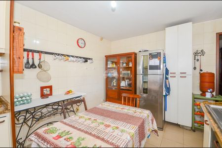 11_photo/94dce68b41.0165fb1484c4112d-ATLAS-5bdf2ae4-c4a1-4756-8b39-caba73c883d7.jpg de casa à venda com 3 quartos, 256m² em Boa Vista, Curitiba