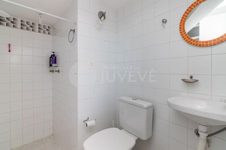 2_photo/94dce68c41.b88c9f23dde11cca-ATLAS-0187d411-32e6-43c8-b01c-0835fcf96bbf.jpg de casa à venda com 4 quartos, 175m² em Boa Vista, Curitiba