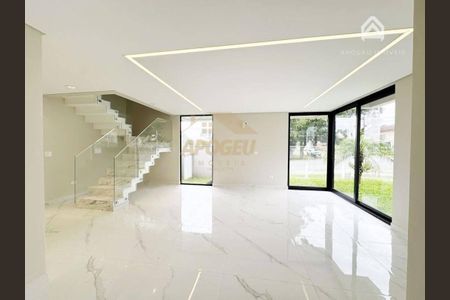 2_photo/94dce68c5b.541a4d78ba088c81-ATLAS-e57dc5bd-644c-45e3-a694-057f69dcb6f0.jpg de casa à venda com 3 quartos, 160m² em Boa Vista, Curitiba