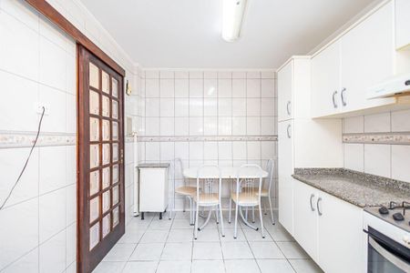 13_photo/94dce68c8b.aa4f0d058da7d551-ATLAS-1b316613-183c-4ec3-af81-5e1e87bb739b.jpg de casa à venda com 4 quartos, 147m² em Boa Vista, Curitiba