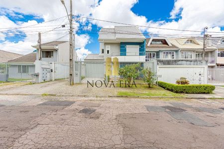 4_photo/94dce68d57.ae6c0d4ae2e822c2-ATLAS-137727f3-e00f-47f8-8bf6-22dc26868369.jpg de casa à venda com 3 quartos, 172m² em Boa Vista, Curitiba