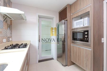 12_photo/94dce68d57.ae6c0d4ae2e822c2-ATLAS-4e794271-0082-4b1d-82ea-27c03e9cf45e.jpg de casa à venda com 3 quartos, 172m² em Boa Vista, Curitiba