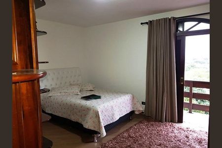 4_photo/94dce68e89.e100dba37721dde7-ATLAS-c66776b0-d73c-45fe-bd19-6a094f1cdf4b.jpg de casa à venda com 4 quartos, 632m² em Boa Vista, Curitiba