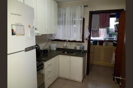 5_photo/94dce68e89.e100dba37721dde7-ATLAS-e04aced1-29b2-4ef1-930d-97967ea702f2.jpg de casa à venda com 4 quartos, 632m² em Boa Vista, Curitiba