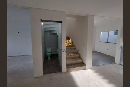6_photo/94dce68eed.c08a556b81f4397e-ATLAS-a04d5b40-92cc-497d-bf61-6095ec2aa49a.jpg de casa à venda com 3 quartos, 126m² em Boa Vista, Curitiba