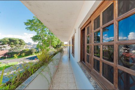 5_photo/94dce68f1f.1513912aed6a9552-ATLAS-1a13caff-b7ad-4fd4-a2ce-7062ea25e7f2.jpg de casa à venda com 4 quartos, 475m² em Boa Vista, Curitiba