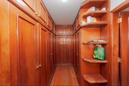 11_photo/94dce68f1f.1513912aed6a9552-ATLAS-4e289e47-2b3f-443c-9f11-b2698eb3fab1.jpg de casa à venda com 4 quartos, 475m² em Boa Vista, Curitiba