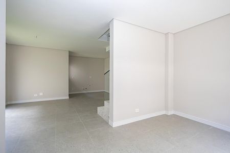 2_photo/94dce68f25.44a6e81764e59cba-ATLAS-ee4b95fb-8d1a-4b09-8b4d-d8de10e80efa.jpg de casa à venda com 3 quartos, 94m² em Boa Vista, Curitiba