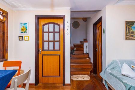 8_photo/94dce68fd7.912a2735542dba6c-ATLAS-2e25a7b7-ff9f-4eef-a1f9-1dc3d2cf0fb7.jpg de casa à venda com 3 quartos, 116m² em Bacacheri, Curitiba