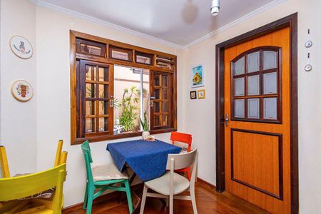 7_photo/94dce68fd7.912a2735542dba6c-ATLAS-49c3f43b-0f3b-4f8c-983e-9b1fda4e7a3b.jpg de casa à venda com 3 quartos, 116m² em Bacacheri, Curitiba