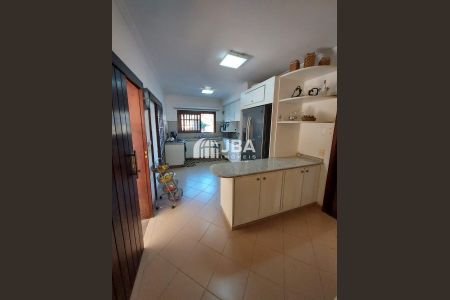11_photo/94dce68fe7.6c623372c172fc17-ATLAS-9be6f361-65bb-41d2-9139-774143bdae5b.jpg de casa à venda com 5 quartos, 329m² em Boa Vista, Curitiba