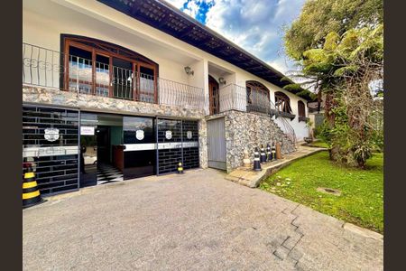 3_photo/94dce68ff3.ea0ff2ffec9a0f1c-ATLAS-30416fec-37e7-4924-9830-126187b6bfec.jpg de casa à venda com 6 quartos, 328m² em Boa Vista, Curitiba