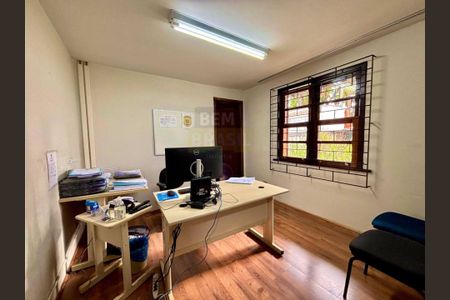 9_photo/94dce68ff3.ea0ff2ffec9a0f1c-ATLAS-380f446b-a0a0-4b75-a5a8-ac95fded7ab2.jpg de casa à venda com 6 quartos, 328m² em Boa Vista, Curitiba