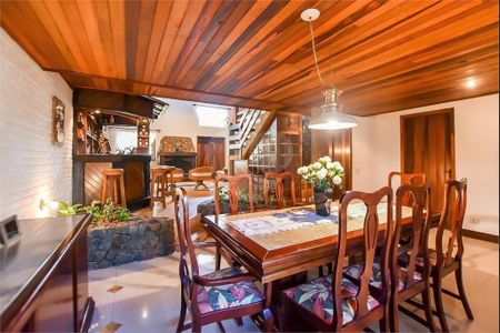 4_photo/94dce690cf.06c8618c74e95a37-ATLAS-ff15e8e0-dc52-49b4-9c9d-5c1df26d8bd3.jpg de casa à venda com 5 quartos, 380m² em Ahú, Curitiba