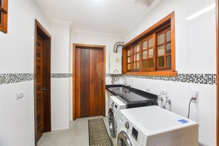 8_photo/94dce690cf.26e1e0eb7d3c5cc2-ATLAS-97f3c8a0-51d5-4077-9976-b25f77a5cd14.jpg de casa à venda com 5 quartos, 379m² em Ahú, Curitiba