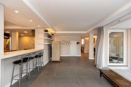 7_photo/94dce691a9.2a1a7eab47efdb15-ATLAS-401c18c1-e329-490f-97e6-898aa18fb271.jpg de casa à venda com 4 quartos, 463m² em Boa Vista, Curitiba