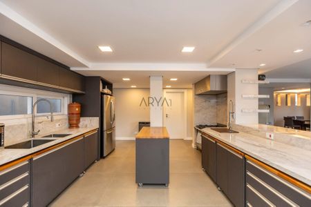 8_photo/94dce691a9.2a1a7eab47efdb15-ATLAS-453fddfa-1b75-466c-b77b-65aab2fb1988.jpg de casa à venda com 4 quartos, 463m² em Boa Vista, Curitiba