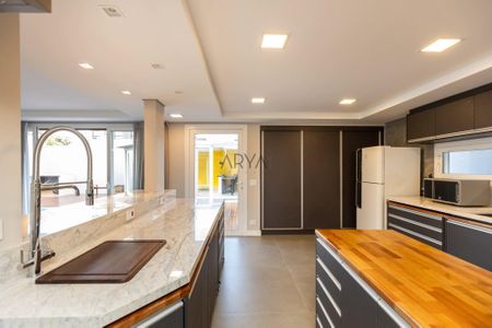 17_photo/94dce691a9.2a1a7eab47efdb15-ATLAS-be81d747-7d97-4bf4-8e71-6acebc4be7d6.jpg de casa à venda com 4 quartos, 463m² em Boa Vista, Curitiba