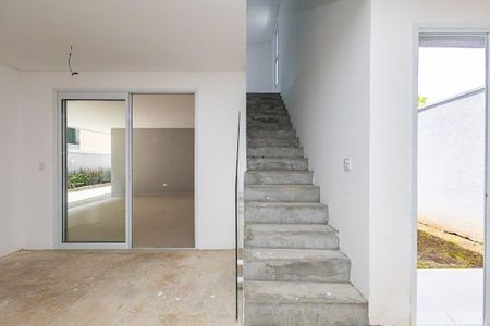 10_photo/94dce691e5.cb2272fcfeb20142-ATLAS-e7c4de6d-c466-49f9-a3e8-fdc4212e9662.jpg de casa à venda com 3 quartos, 218m² em Boa Vista, Curitiba