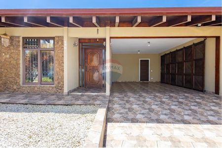 4_photo/94dce69403.588d4a7fb74764b6-ATLAS-4c576b3a-0554-4612-9b1c-47e78efd59e9.jpg de casa à venda com 4 quartos, 269m² em Boa Vista, Curitiba