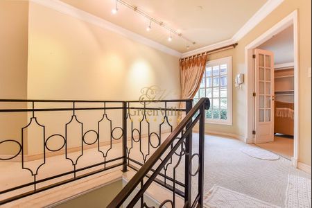 4_photo/94dce69429.ceff8192393c33de-ATLAS-2c19c28d-ef56-4593-8e2f-d9a4d493f949.jpg de casa à venda com 4 quartos, 471m² em Ahú, Curitiba