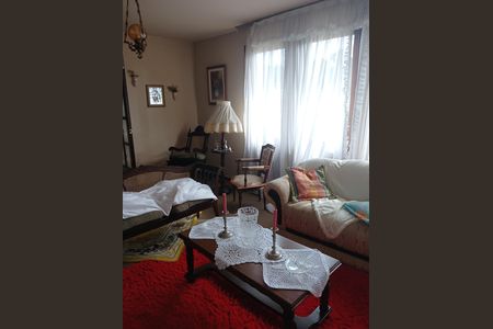 4_photo/94dce695fb.16787a6ea0be7e8a-ATLAS-b20acf59-6e1f-424f-8963-bbc87d10b08d.jpg de casa à venda com 5 quartos, 200m² em São Lourenço, Curitiba