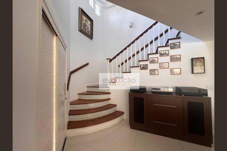 7_photo/94dce69651.f38e38137a2159e3-ATLAS-98a75ee9-a174-4b2f-afe7-e5756991daba.jpg de casa à venda com 4 quartos, 332m² em Ahú, Curitiba